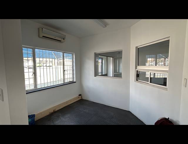 1,129M² WAREHOUSE TO LET IN SEBENZA